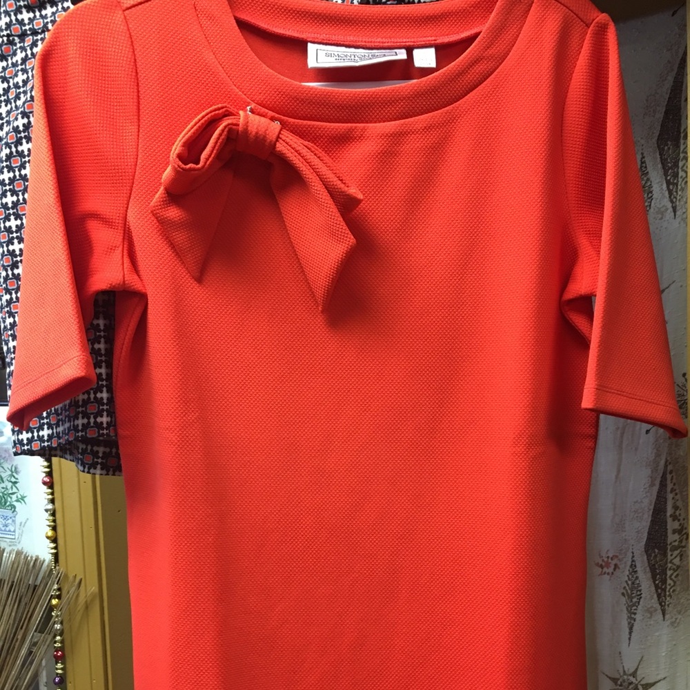 Super cute orange shirt
